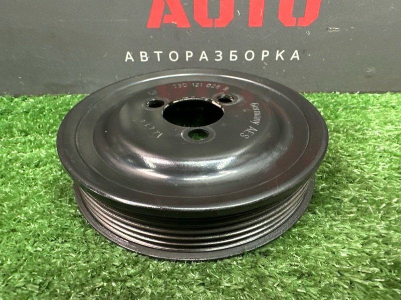 Шкив помпы Skoda Yeti 2014