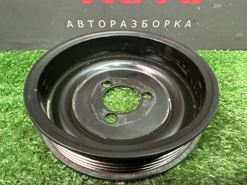 Шкив помпы Skoda Yeti 2014