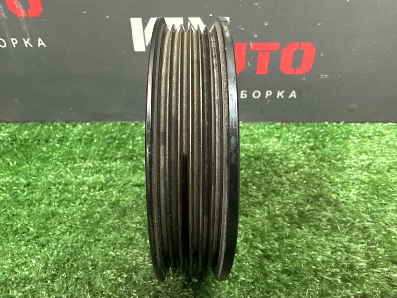 Шкив помпы Skoda Yeti 2014