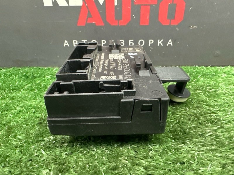 Блок комфорта двери Skoda Octavia 2014 A7