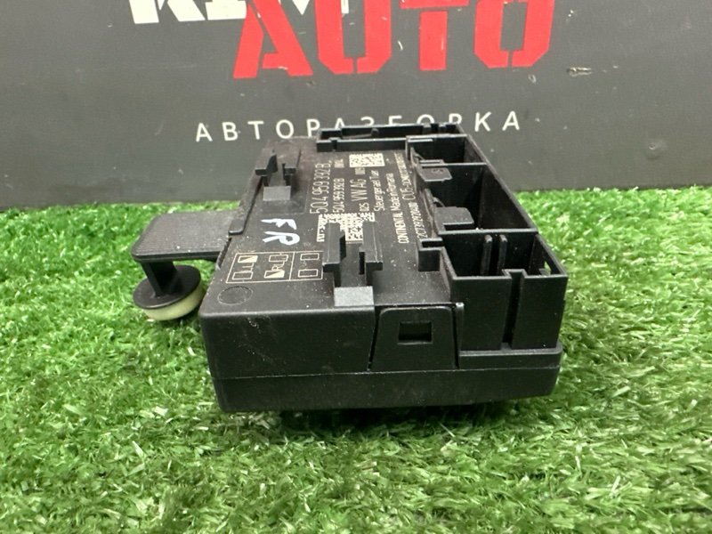 Блок комфорта двери Skoda Octavia 2014 A7