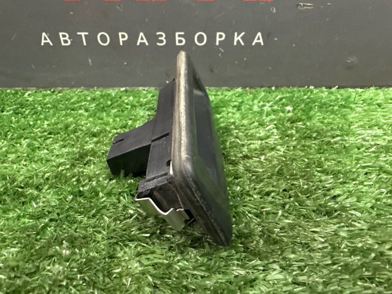 Кнопка открывания багажника Skoda Octavia 2014 A7