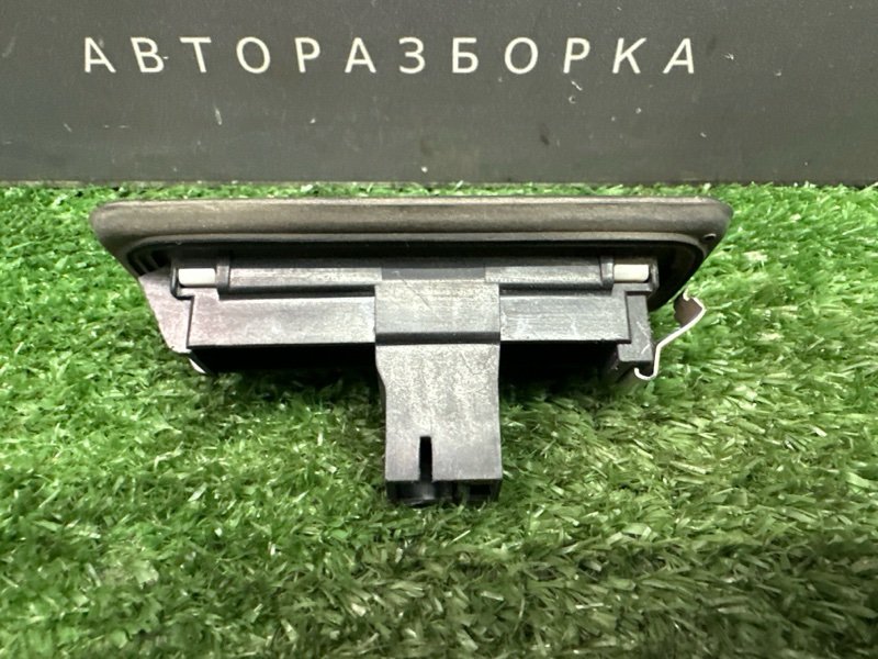 Кнопка открывания багажника Skoda Octavia 2014 A7