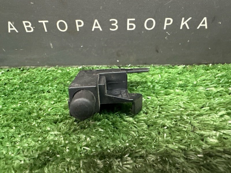 Концевик ручника Skoda Octavia 2014 A7