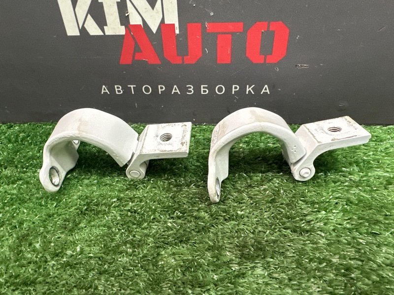 Петли крышки багажника Skoda Octavia 2014 A7