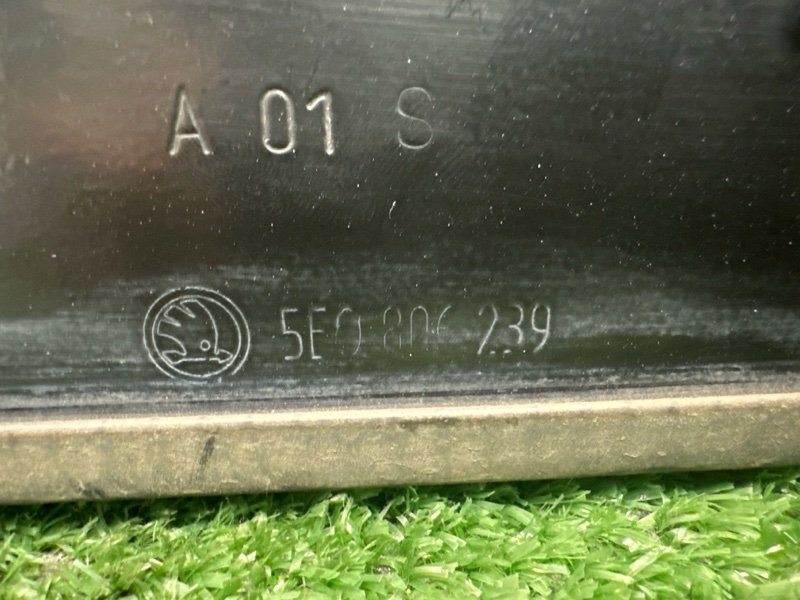 Накладка под жабо водосток Skoda Octavia 2014 A7