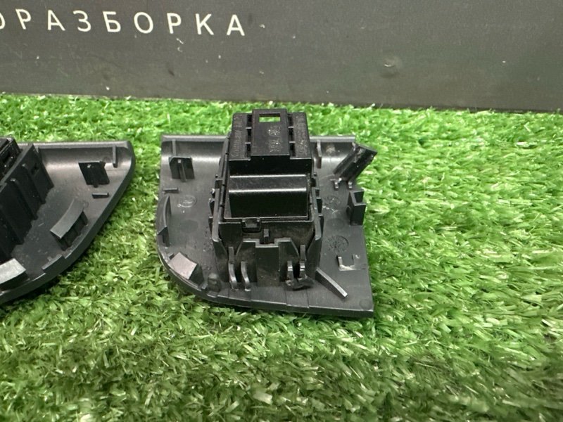 Кнопка стеклоподъемника Skoda Octavia 2014 A7