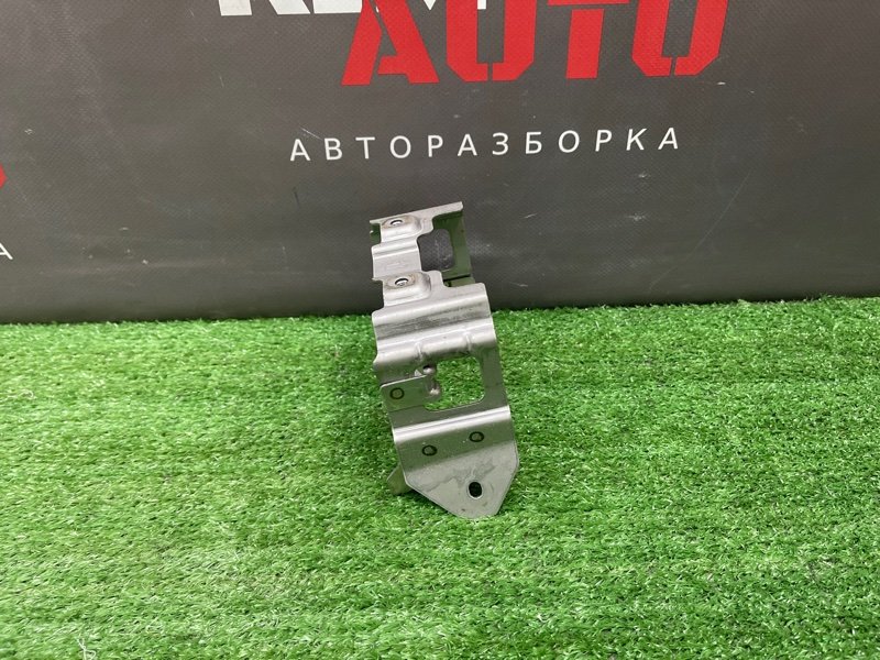 Кронштейн центральной консоли Kia Ceed 1 HB 2011 ED