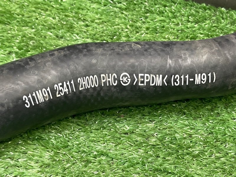 Патрубок радиатора верхний Kia Ceed 1 HB 2011 ED