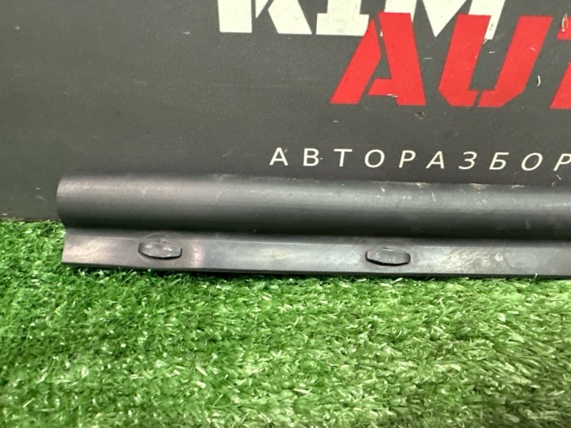 Уплотнитель капота Skoda Octavia 2014 A7