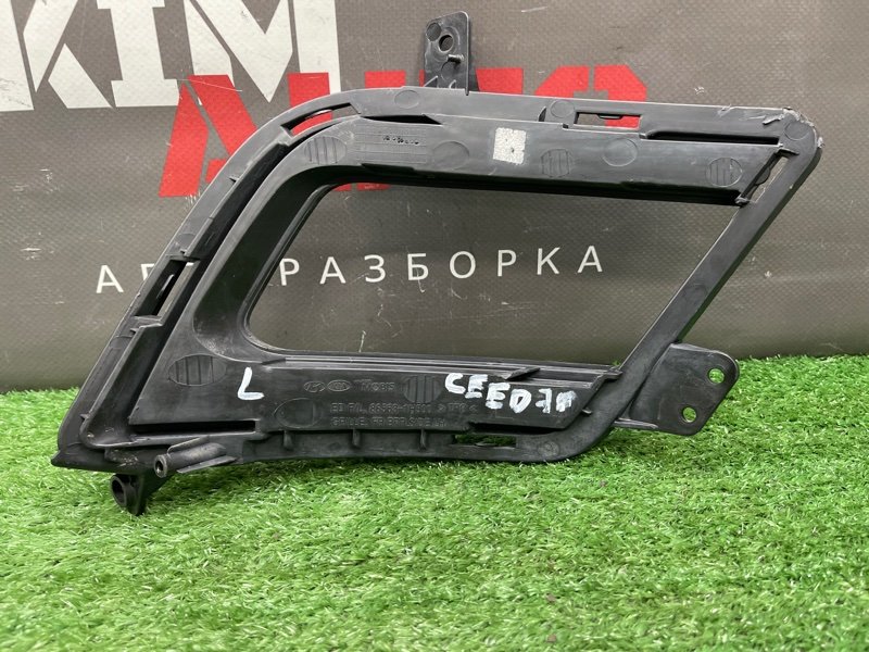 Решетка ПТФ Kia Ceed 1 HB 2011 ED
