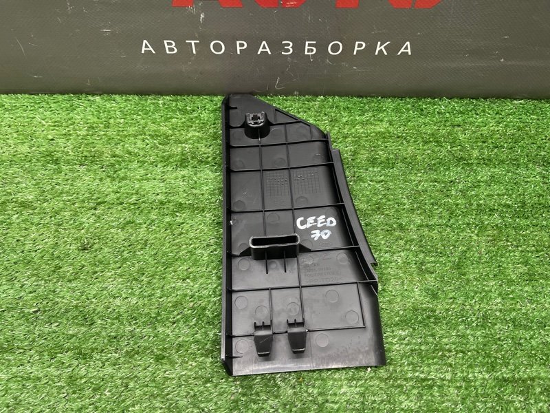 Накладка под ногу Kia Ceed 1 HB 2011 ED