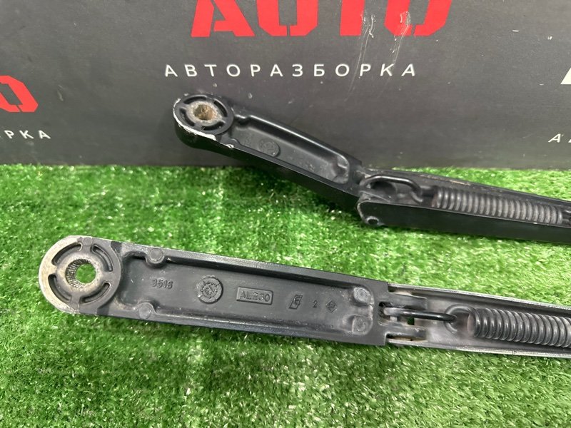 Поводки дворников Skoda Octavia 2014 A7