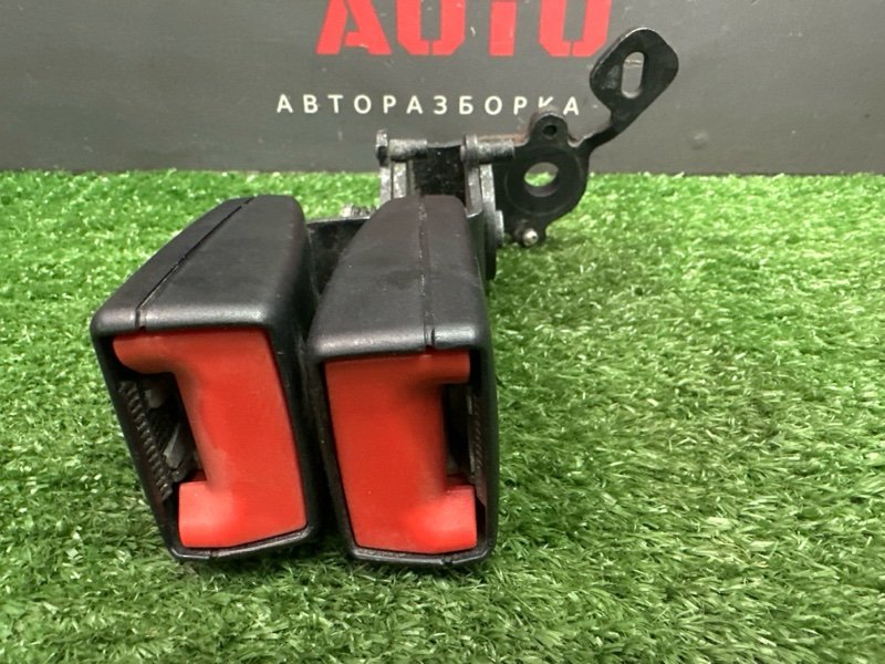 Замок ремня безопасности(двойной) Skoda Octavia 2014 A7