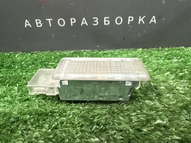 Плафон подсветки салона Skoda Octavia 2014 A7
