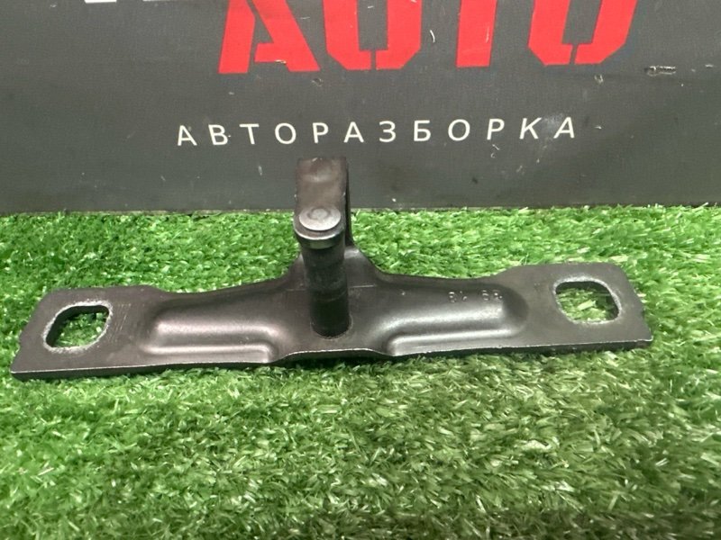 Ответная часть замка багажника Skoda Octavia 2014 A7