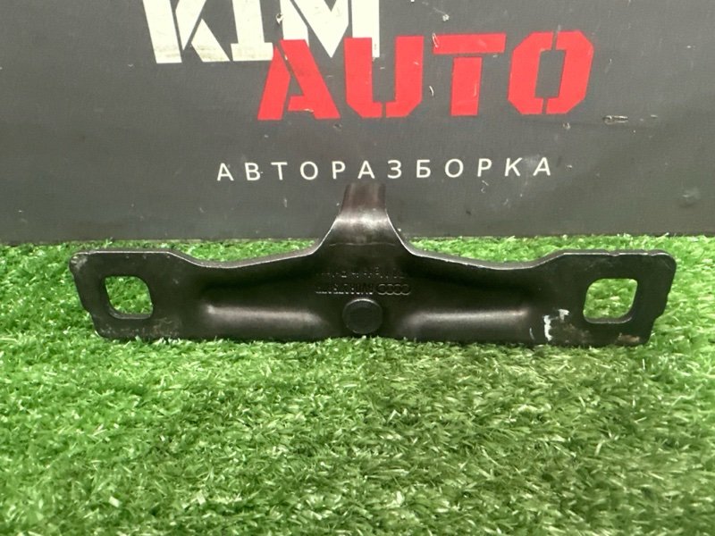 Ответная часть замка багажника Skoda Octavia 2014 A7