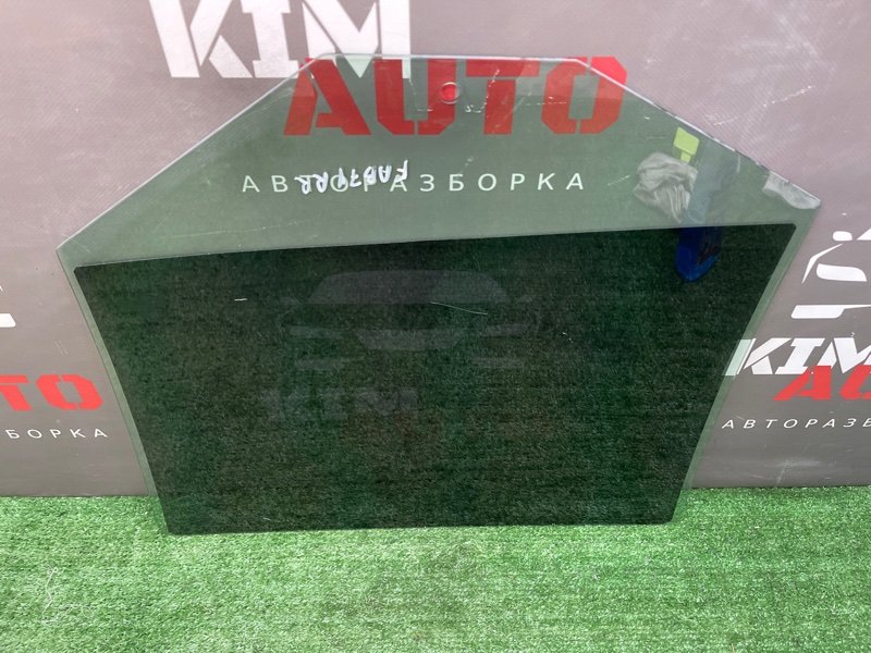 Стекло двери Skoda Fabia 2 2011