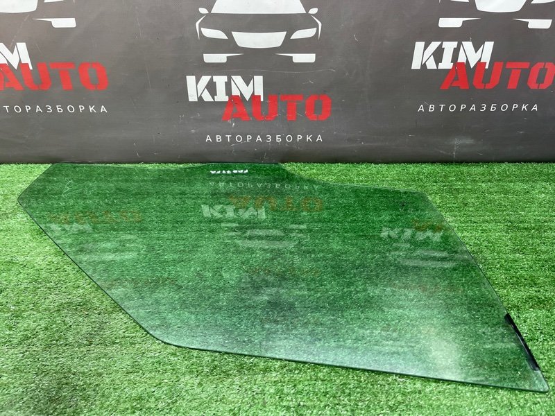 Стекло двери Skoda Fabia 2 2011