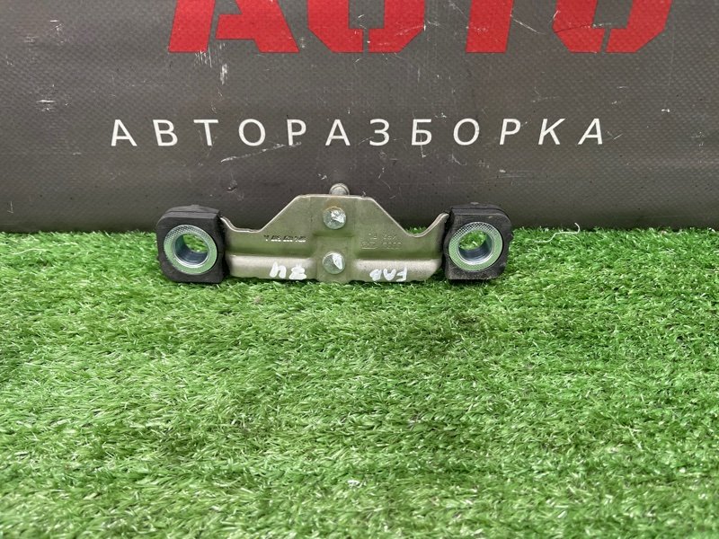 Ответная часть замка багажника Skoda Fabia 2 2011