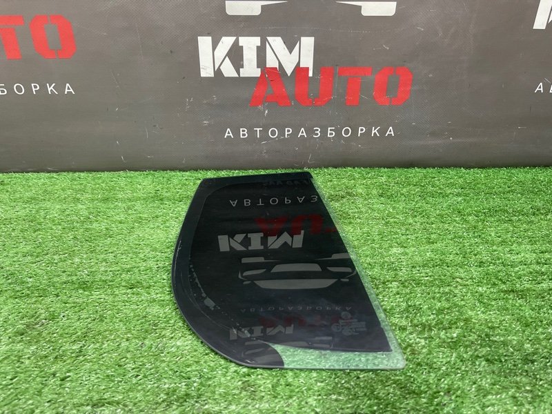 Стекло двери глухое Skoda Fabia 2 2011