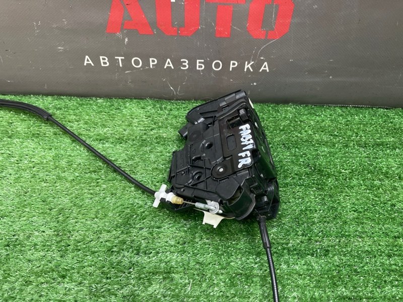 Замок двери Skoda Fabia 2 2011