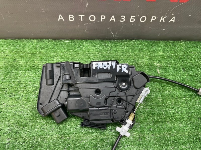 Замок двери Skoda Fabia 2 2011