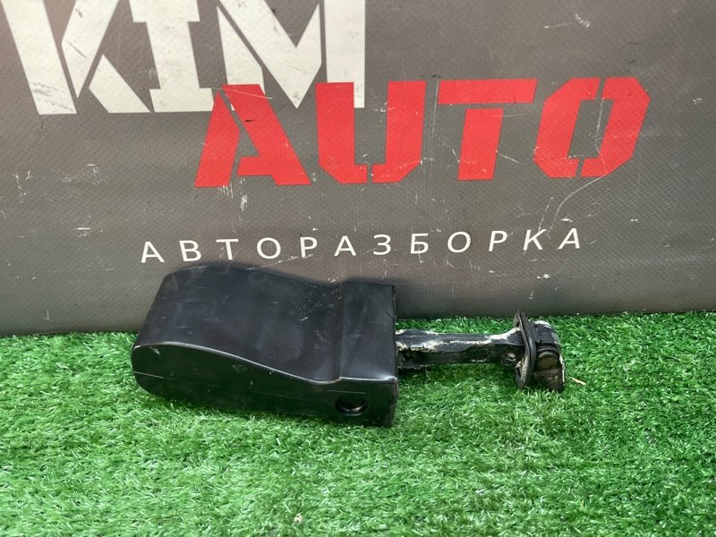 Ограничитель двери Skoda Fabia 2 2011