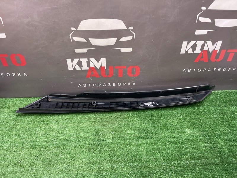 Накладка стойки лобового стекла Skoda Fabia 2 2011