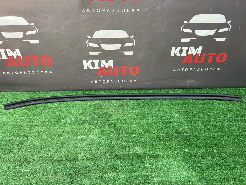 Уплотнитель жабо Skoda Fabia 2 2011