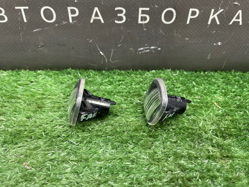 Повторитель поворота в крыло Skoda Fabia 2 2011