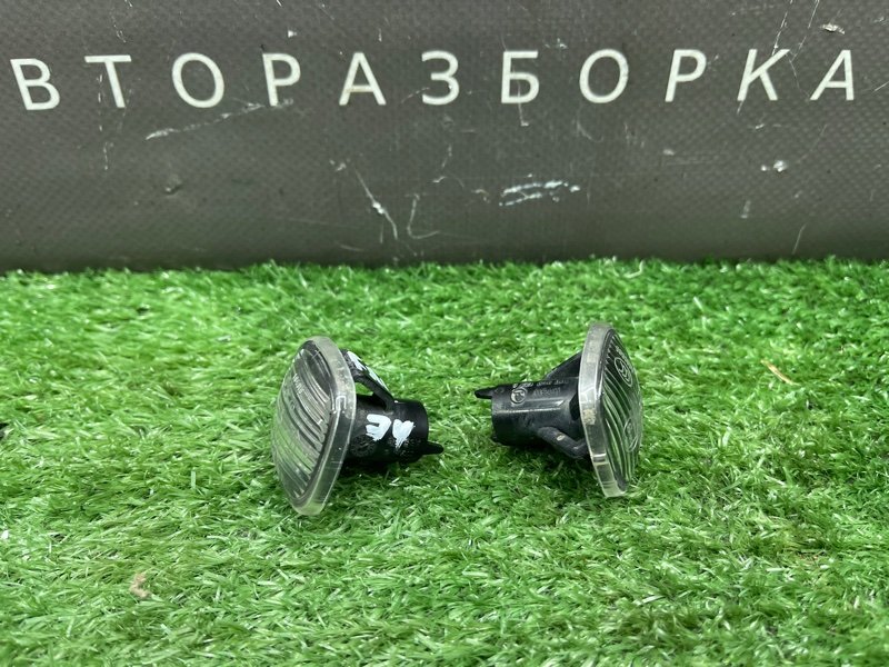 Повторитель поворота в крыло Skoda Fabia 2 2011