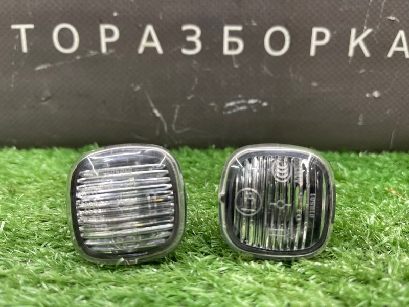 Повторитель поворота в крыло Skoda Fabia 2 2011