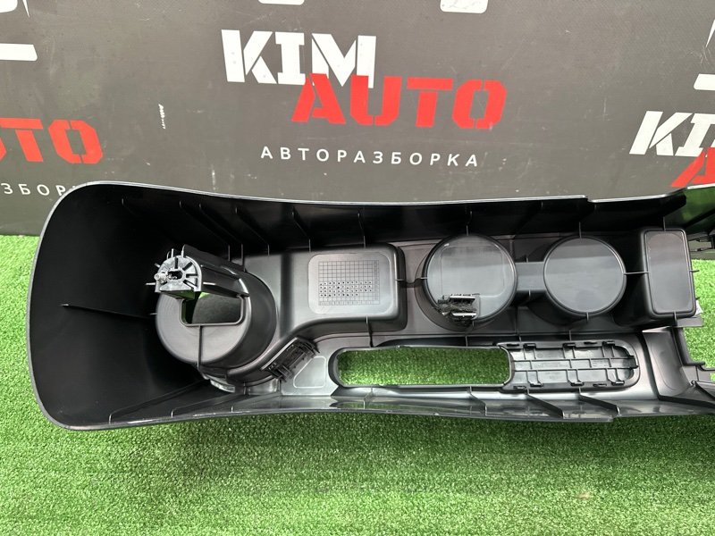 Консоль центральная Kia Rio X 2021