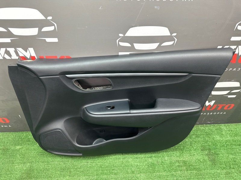 Обшивка двери Kia Rio X 2021