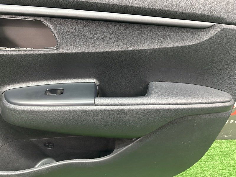 Обшивка двери Kia Rio X 2021