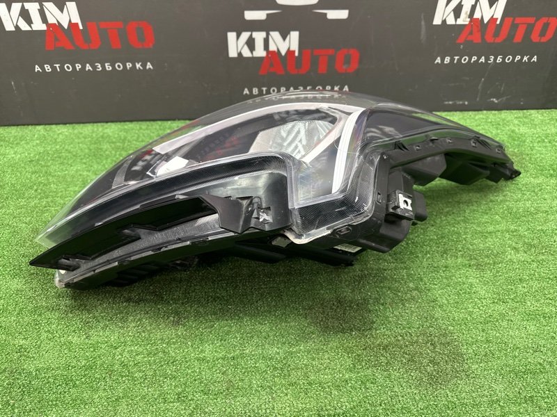 Фара галогеновая Kia Rio X 2021