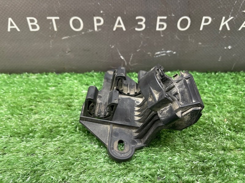 Кронштейн трубок кондиционера Skoda Fabia 2 2011
