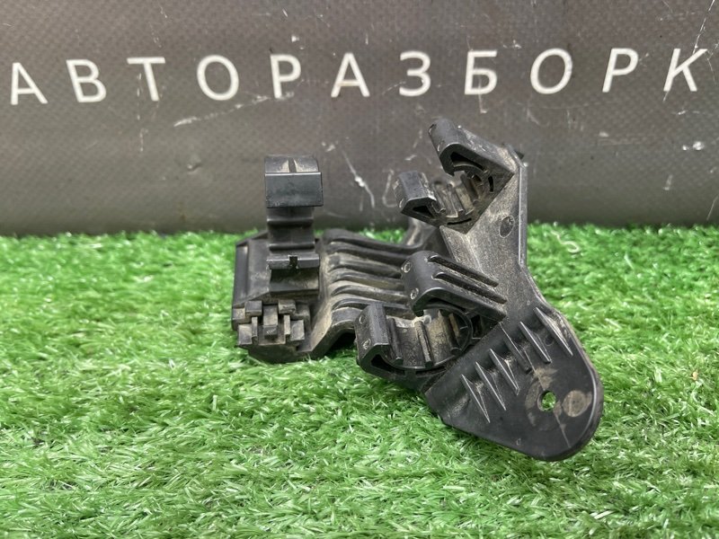 Кронштейн трубок кондиционера Skoda Fabia 2 2011