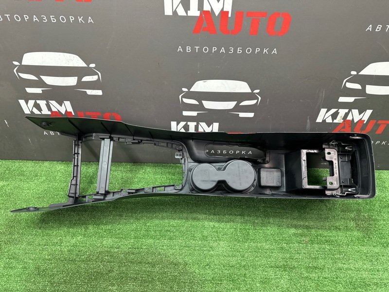 Центральная консоль(тоннель) МКПП Hyundai i30 2010 HB