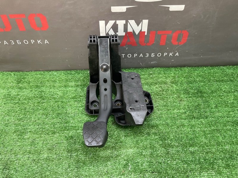 Педаль тормоза Skoda Fabia 2 2011