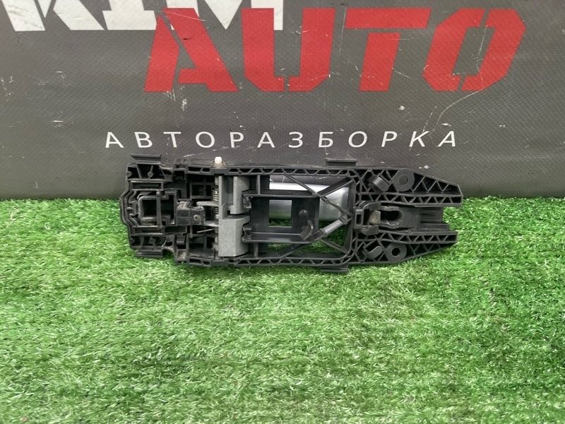 Ручка двери наружная в сборе Skoda Fabia 2 2011