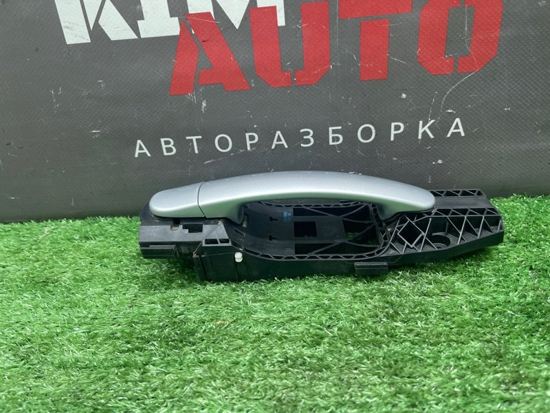 Ручка двери наружная в сборе Skoda Fabia 2 2011