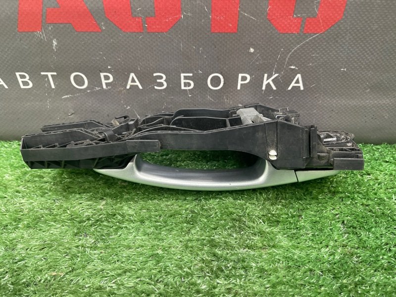 Ручка двери наружная в сборе Skoda Fabia 2 2011