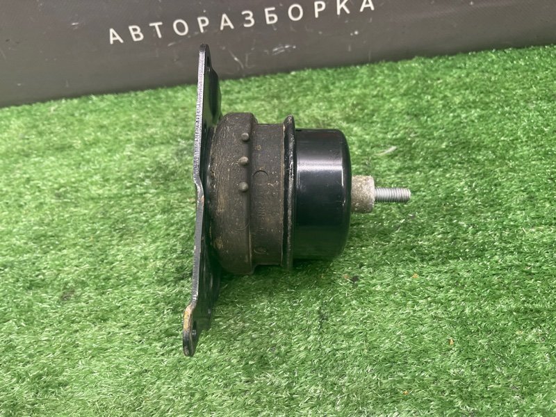 Подушка/опора двигателя Skoda Fabia 2 2011