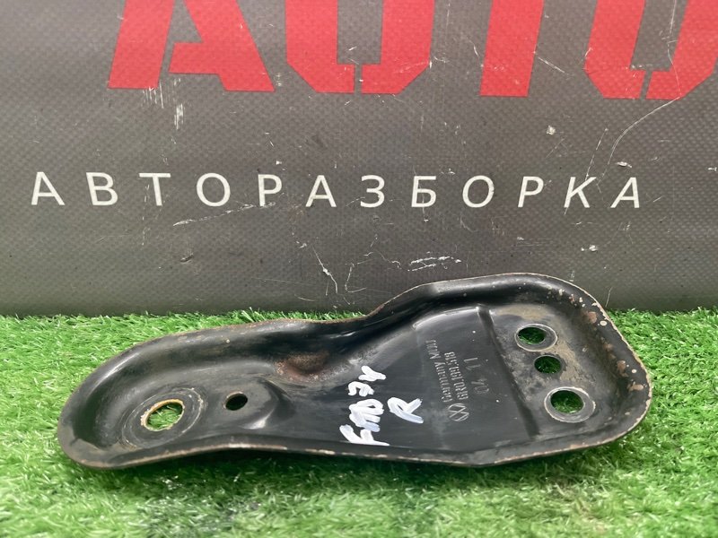 Кронштейн переднего подрамника Skoda Fabia 2 2011