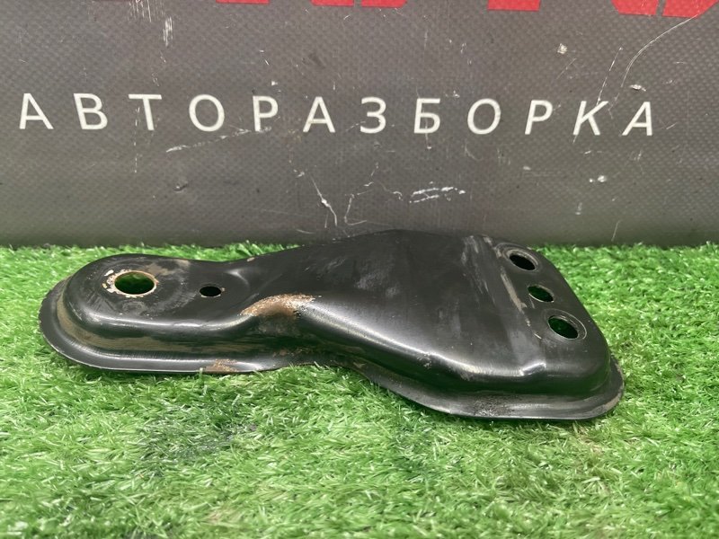 Кронштейн переднего подрамника Skoda Fabia 2 2011