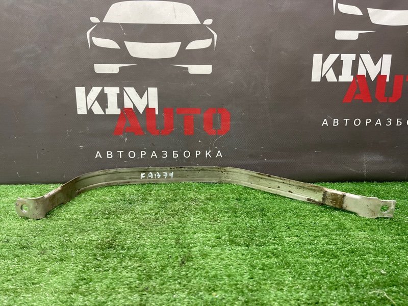 Крепление топливного бака Skoda Fabia 2 2011