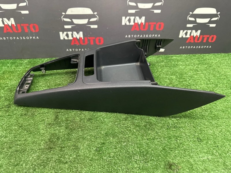 Накладка центральной консоли Kia Rio X 2021