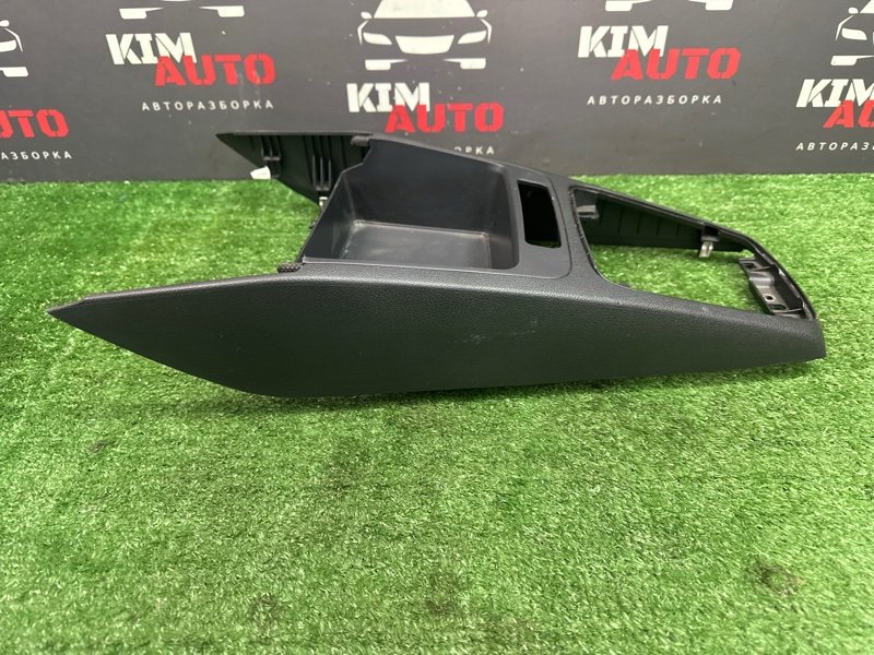 Накладка центральной консоли Kia Rio X 2021